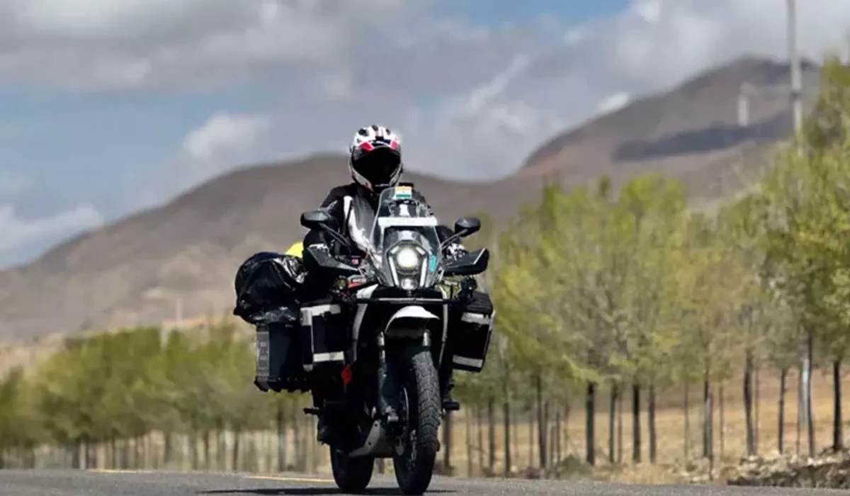 মোটরসাইকেলে বিশ্ব ভ্রমণে বের হওয়া ভারতীয় পর্যটকের মোটরসাইকেল চুরি