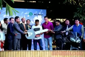 ACI Motors Give BD Cricketer Taskin Ahmed's Coach A Yamaha Motorcycle