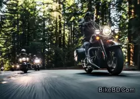 Downshifting When Stopping A Motorcycle – Do You Need It?