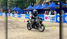 গোল্ডেন ফর্কের ঝলকে নতুন Bajaj Pulsar N160 USD — বাজাজের 'গো ফর গোল্ড' ইভেন্ট