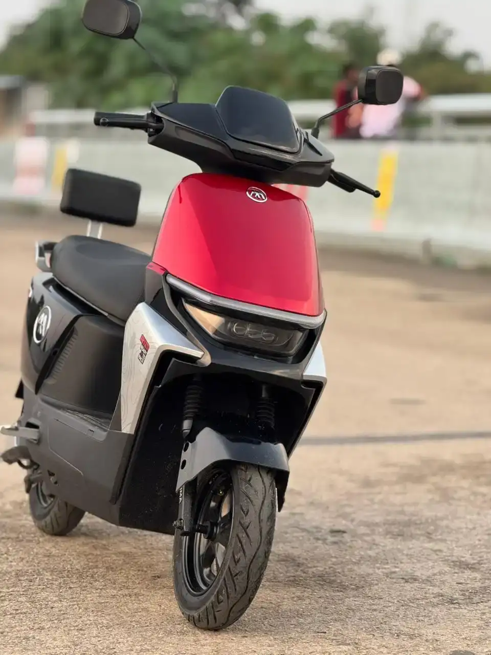 Aima F520  Front Side