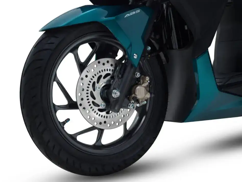 Honda Vario 160 Cast-Wheel-Design-with-Wider-Tyre