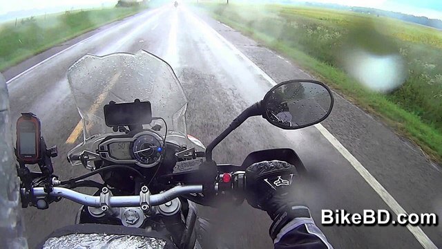 motorcycle-riding-in-rain