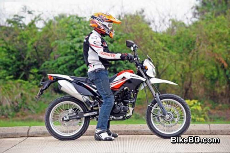 kawasaki-d-tracker-150-riding-handling-test-ride
