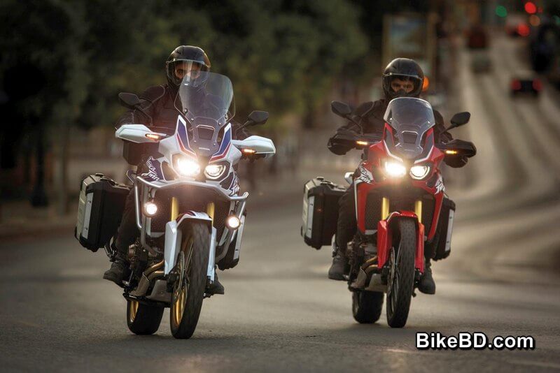 motorcycle-headlight-system-vs-auxiliary-light