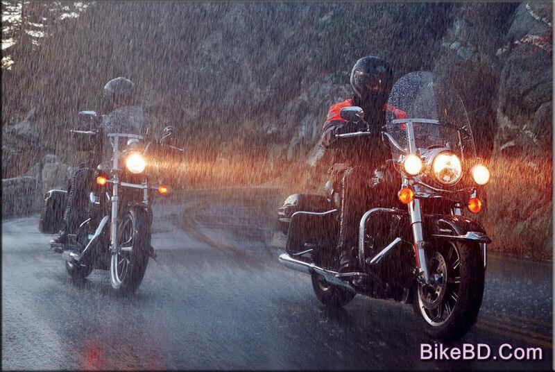 motorcycle fuel economy in rainy season